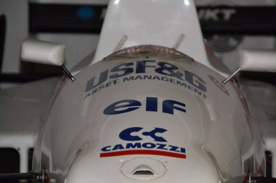 1990 ARROWS-FOOTWORK FA11B F1 Racing Single-Seater 1990 ARROWS-FOOTWORK FA11B F1 Racing Single-Seater