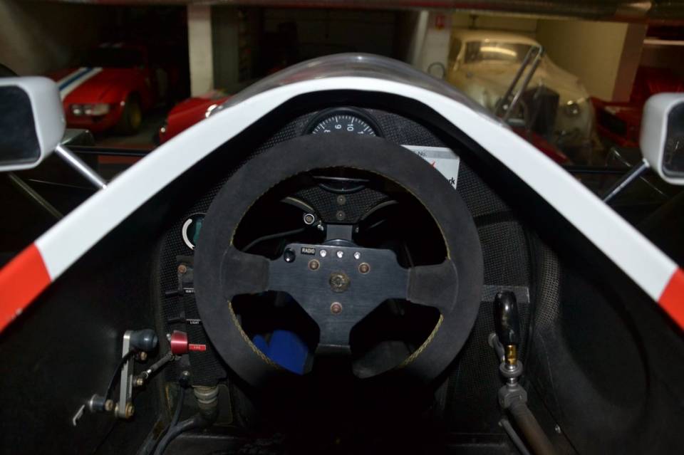 1990 ARROWS-FOOTWORK FA11B F1 Racing Single-Seater 1990 ARROWS-FOOTWORK FA11B F1 Racing Single-Seater