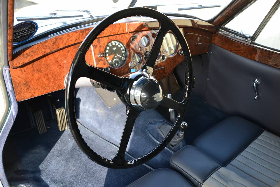 1953 JAGUAR XK 120 FHC 1953 JAGUAR XK 120 FHC