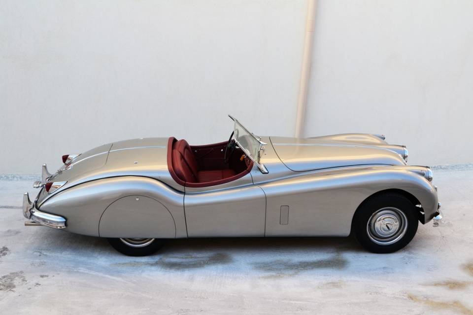 1954 JAGUAR XK140 Roadster 1954 JAGUAR XK140 Roadster