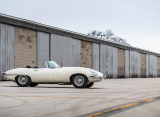 1965 JAGUAR E-type Series 1 4.2L Roadster 1965 JAGUAR E-type Series 1 4.2L Roadster