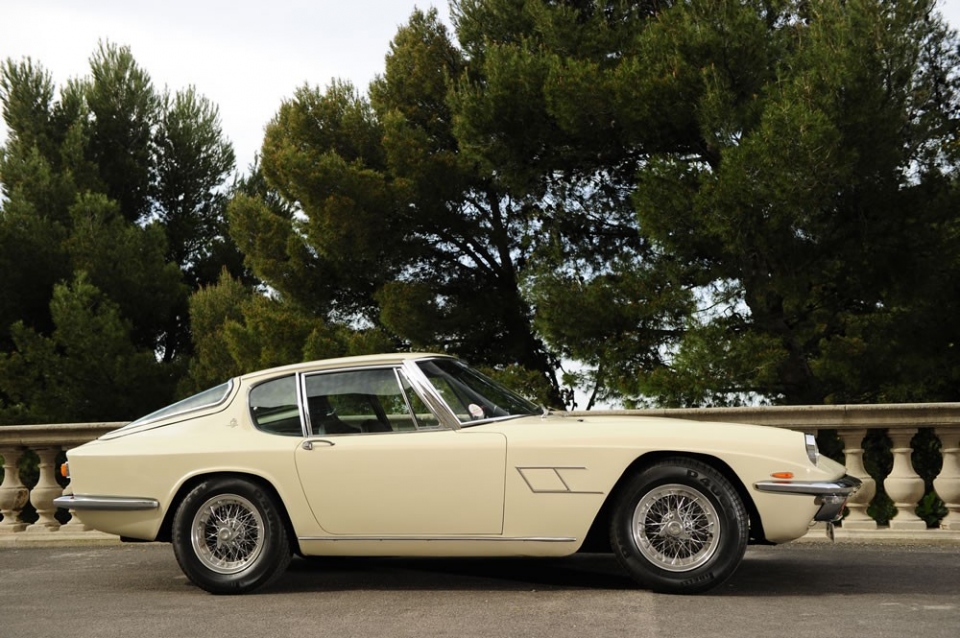 1967 MASERATI Mistral 4000 Coupe 1967 MASERATI Mistral 4000 Coupe