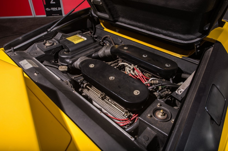 1985 LAMBORGHINI Jalpa 1985 LAMBORGHINI Jalpa