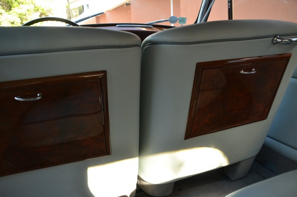 1953 BENTLEY R-Type Coach Hooper 1953 BENTLEY R-Type Coach Hooper