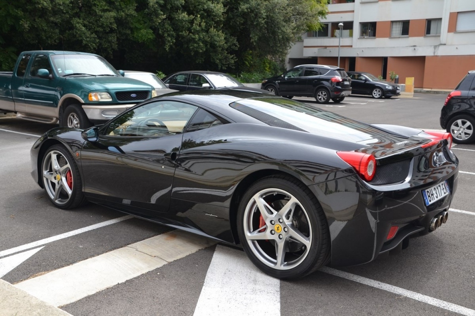 2011 FERRARI 458 Italia 2011 FERRARI 458 Italia