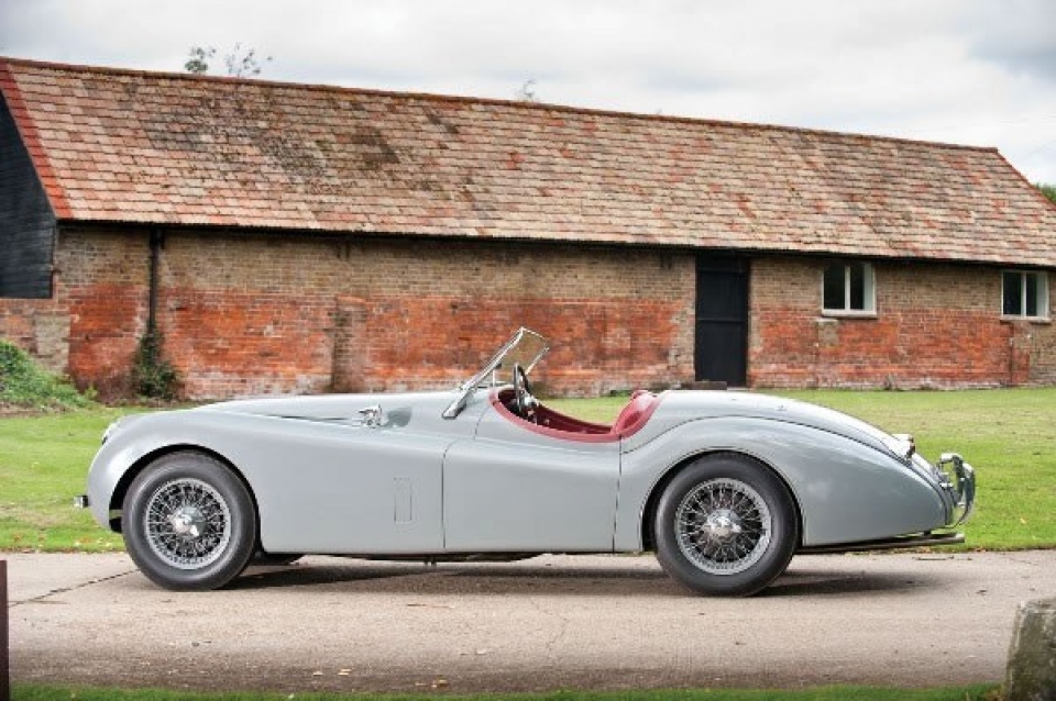 1953 JAGUAR XK120 SE Roadster 1953 JAGUAR XK120 SE Roadster