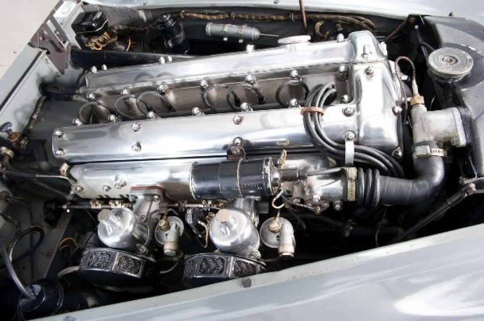1953 JAGUAR XK120 SE Roadster 1953 JAGUAR XK120 SE Roadster