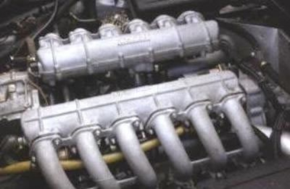 1984 FERRARI 512 BB 1984 FERRARI 512 BB