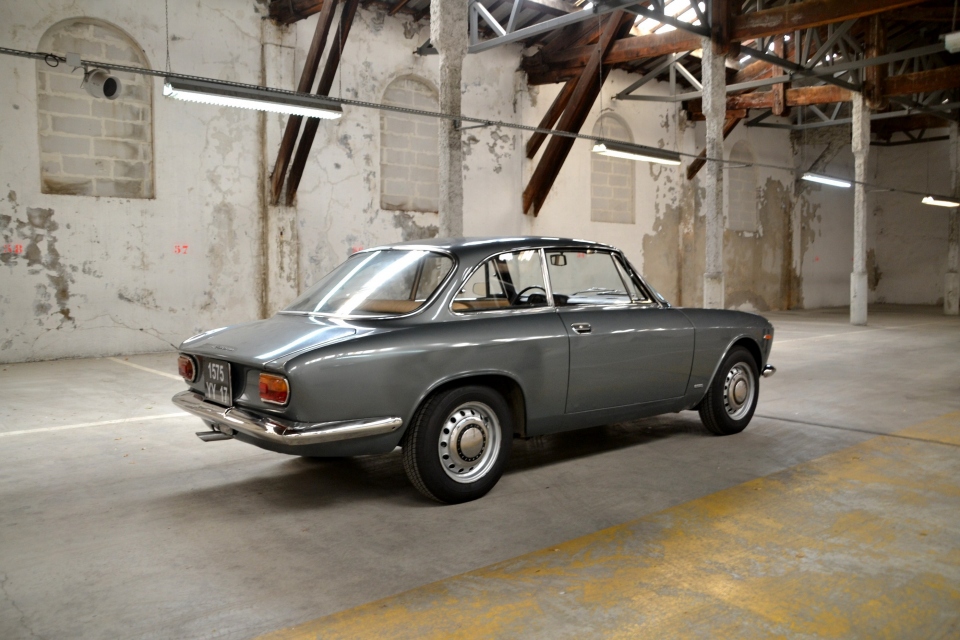 1969 ALFA ROMEO Giulia GT 1300 Junior 1969 ALFA ROMEO Giulia GT 1300 Junior
