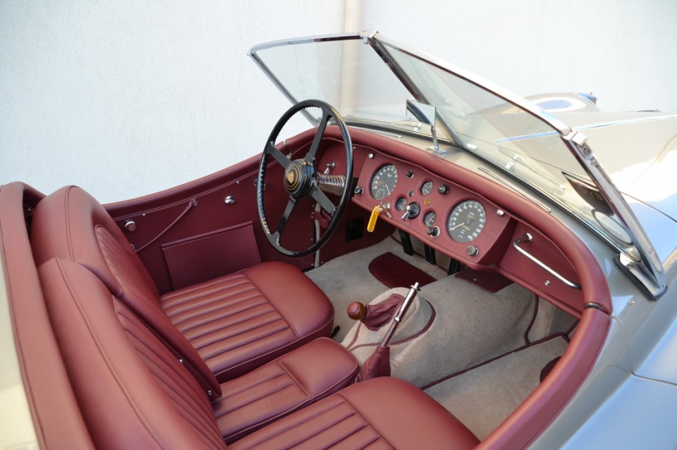 1954 JAGUAR XK140 Roadster 1954 JAGUAR XK140 Roadster