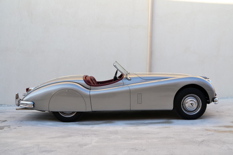 1954 JAGUAR XK140 Roadster 1954 JAGUAR XK140 Roadster