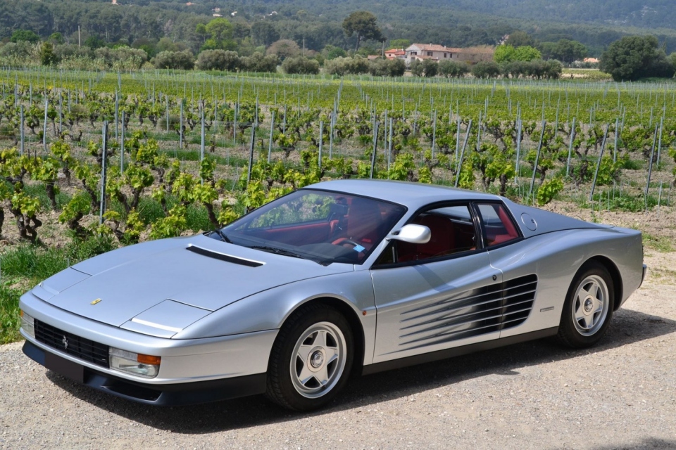 1986 FERRARI Testarossa