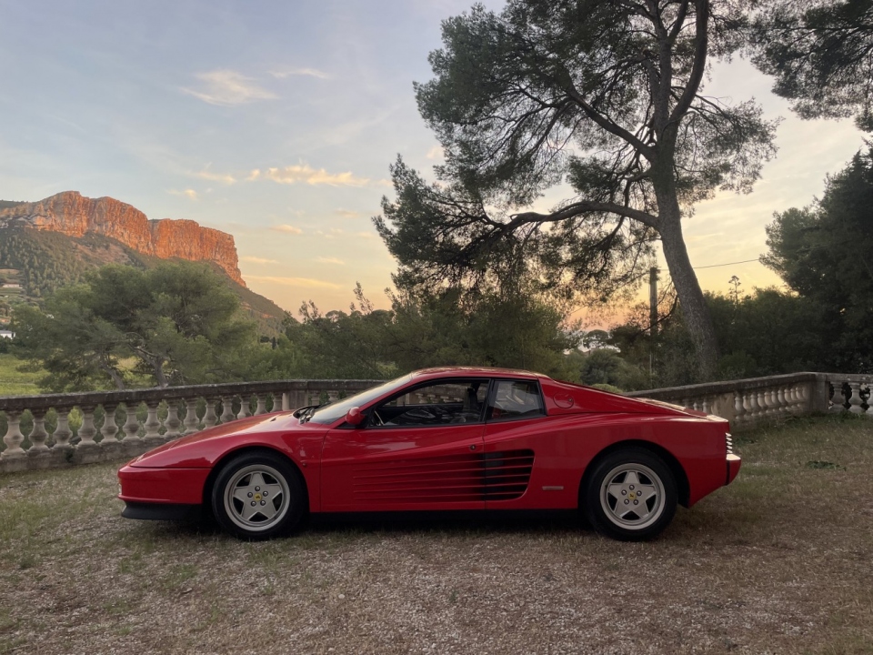 1990 FERRARI Testarossa 1990 FERRARI Testarossa