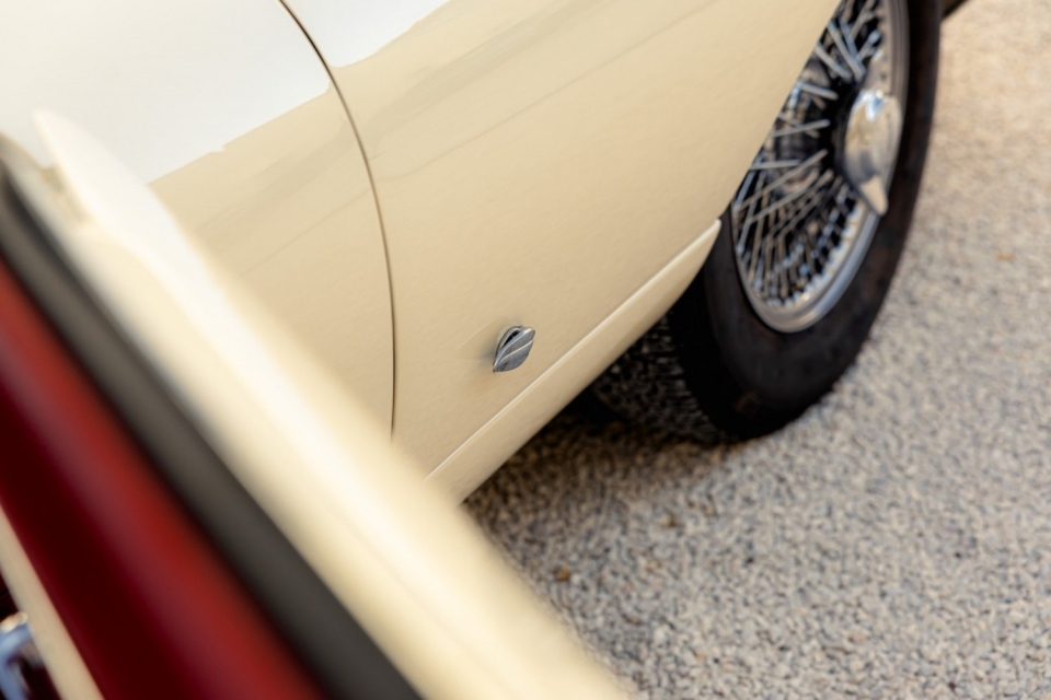 1961 JAGUAR E-Type 3.8 Roadster Outside Bonnet Lock 
