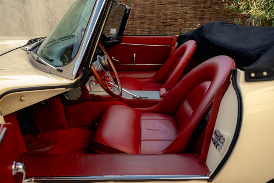 1961 JAGUAR E-Type 3.8 Roadster Outside Bonnet Lock 