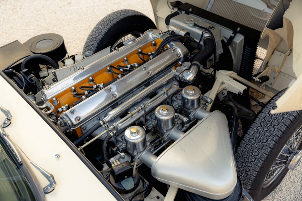 1961 JAGUAR E-Type 3.8 Roadster Outside Bonnet Lock 