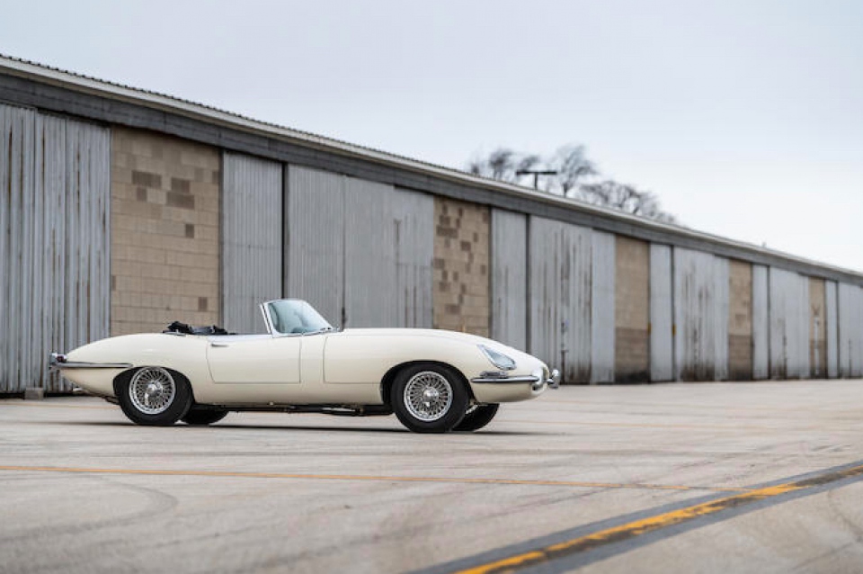 1965 JAGUAR E-type Series 1 4.2L Roadster 1965 JAGUAR E-type Series 1 4.2L Roadster